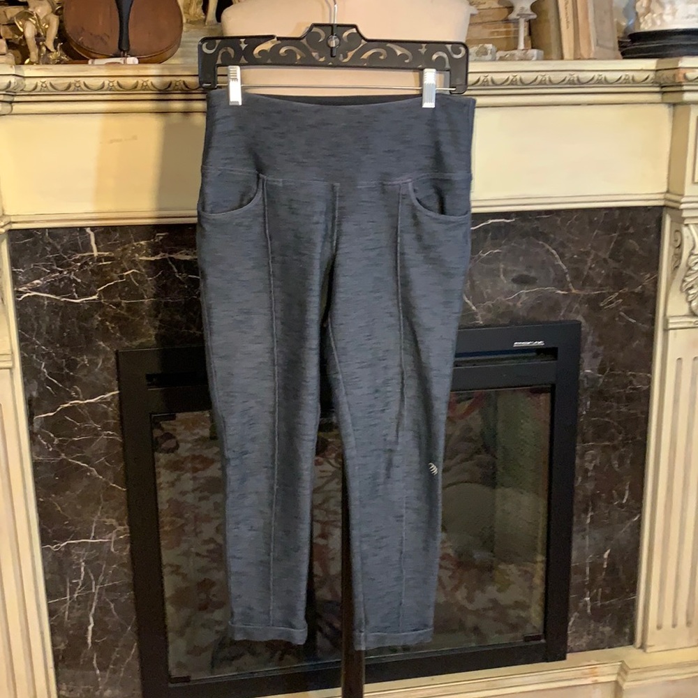 MPG cuffed Capri active wear pants